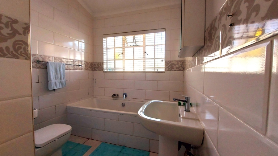 3 Bedroom Property for Sale in Melodie North West